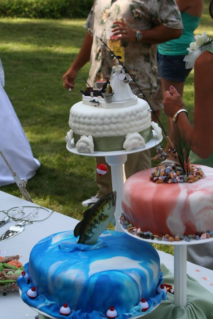 20 нелепых свадебных тортов, заставляющих сказать 'WTF!?' - 822896 20 нелепых свадебных тортов, заставляющих сказать 'WTF!?' - фото 822896
