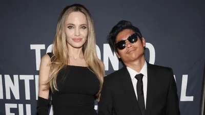 Син Джолі й Пітта вийшов із тіні: несподівана поява хлопця на публіці