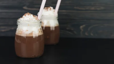 Солодка кома забезпечена: кавовий коктейль із батончика Mars і молока