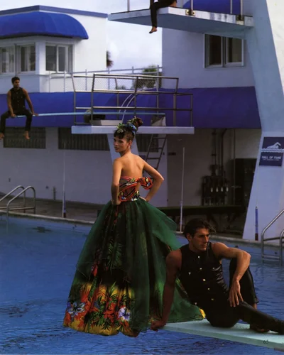 Культові та позачасові: Донателла Версаче поділилася образами, які її і досі надихають - фото - фото 823816