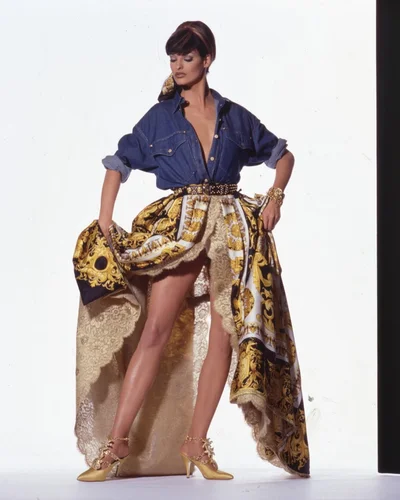 Культові та позачасові: Донателла Версаче поділилася образами, які її і досі надихають - фото - фото 823820