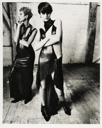 Культові та позачасові: Донателла Версаче поділилася образами, які її і досі надихають - фото - фото 823821