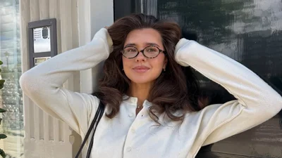 Как сделать объемную укладку: поможет трюк с феном из TikTok