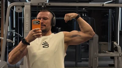 "Безцінна тепла зустріч": все ще Холостяк Тарас Цимбалюк показав батьків у важливий день