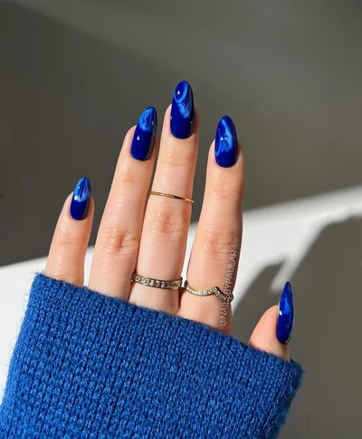 Ідеї для синього манікюру - фото 823956