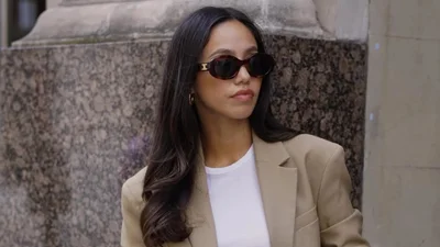 На прикладі зірок: стрижки, які роблять пряме волосся візуально густішим