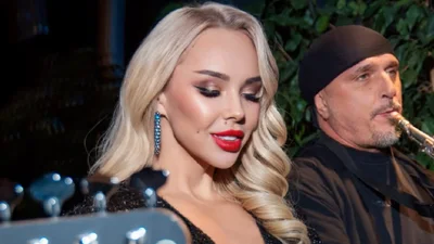 Горячая певица: СолоХа в -20 окунулась в купальню и показала настоящую силу духа