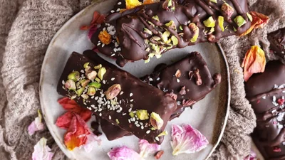 Как приготовить идеальные сырки в черном шоколаде дома