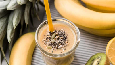 Бананово-овсяный смузи на завтрак: зарядись энергией на целый день