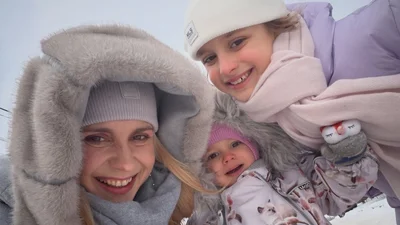 Маленька копія Лілії Ребрик показала неймовірні гімнастичні трюки у свої 7 років: "І на уроках так сидить"