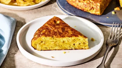 Готуємо тортилью: проста картопля та яйця, а результат перевершує очікування