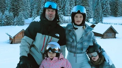 Усі діти однакові: дружина Стейтема показала, як святкувала день народження доньки з принцесами