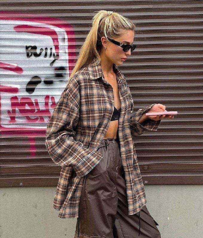 Как 'папина' рубашка захватила гардеробы fashion-инфлюенсеров в 2026 году - фото 825732