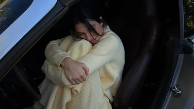 Кендалл Дженнер показала, как модно носить шарф в 2026 году