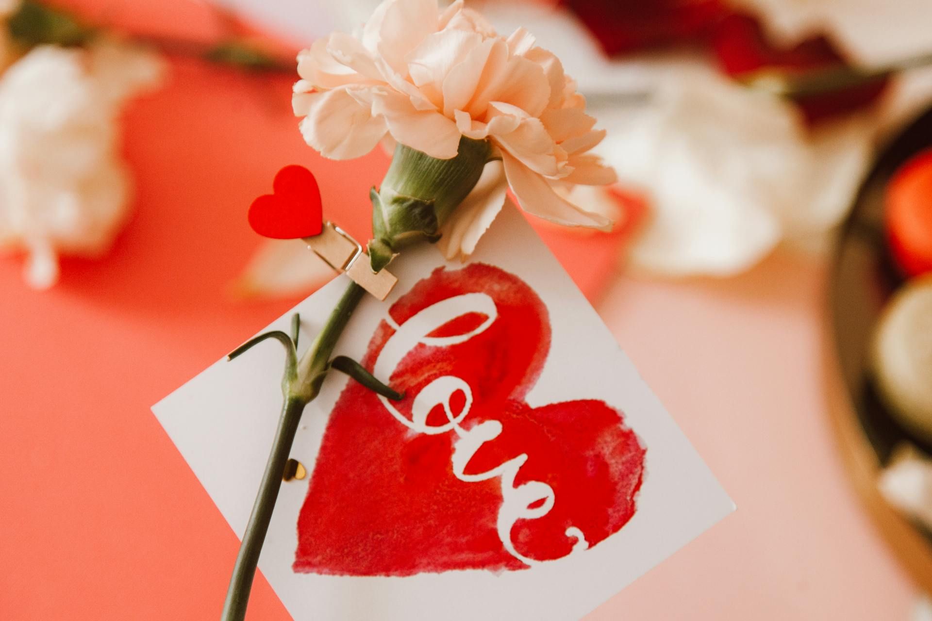 Больше, чем Love you: полный гид по подписям валентинок на 14 февраля для любимых, военных, друзей и всех-всех - 826640 Больше, чем Love you: полный гид по подписям валентинок на 14 февраля для любимых, военных, друзей и всех-всех - фото 826640