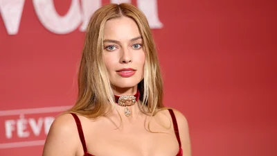 Марго Робби "стоит меньше есть" – актриса рассказала о худшем подарке от коллеги-актера