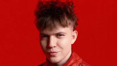 Автор хита "Смарагдове небо" сделал предложение любимой - кольцо с драгоценным камнем и охапка роз