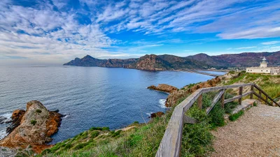 Точно не пошкодуєш: 10 місць, куди туристи хочуть повертатися знову і знову