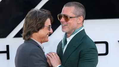 "Ты убил Эпштейна, тварь!": эпичная драка Брэда Питта и Тома Круза завирусилась в сети