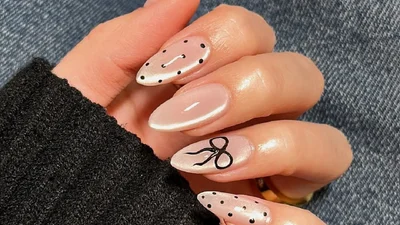 Горошок повертається: три трендові манікюри на весну 2026