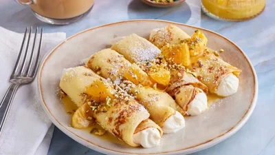 Ідеальна закуска з млинців на Масницю – просто, швидко і дуже смачно