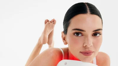 Кендалл Дженнер розсекретила улюблену помаду від L’Oréal Paris, яка личить кожній