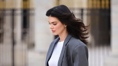 Кендалл Дженнер повертає в моду дафлкот: ось яке пальто варто носити навесні