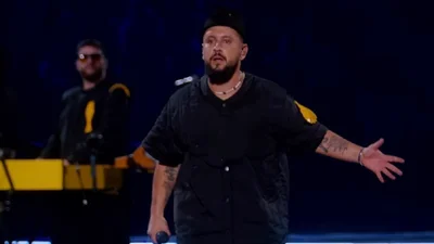 Монатік з почуттям гумору відреагував на хейт стосовно того, що він поправився: що відповів співак – фото