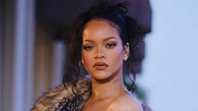 Ходить голою по гримерці та боїться води: 10 фактів про мільярдерку Ріанну, які тебе приголомшать