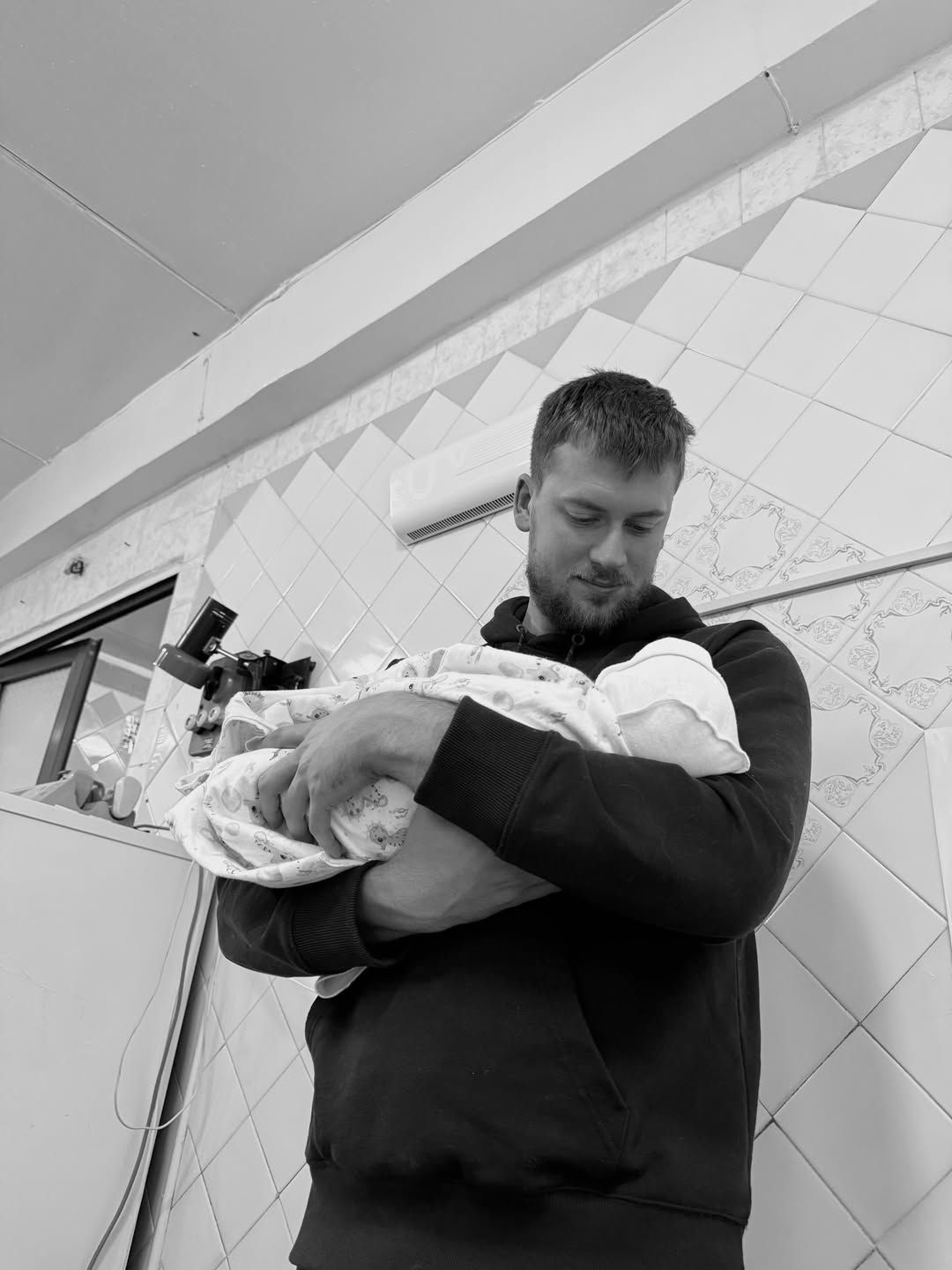 Легкоатлетка Марина Бех поделилась видео о том, как ее муж ждал рождения дочери - 832751 Легкоатлетка Марина Бех поделилась видео о том, как ее муж ждал рождения дочери - фото 832751