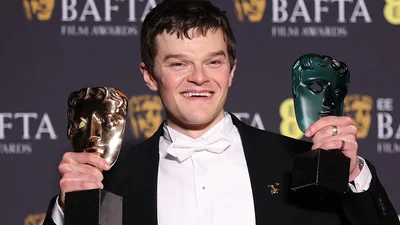 Обійшов Ді Капріо і Шаламе: як маловідомий актор забрав дві головні нагороди створив історію на BAFTA 2026