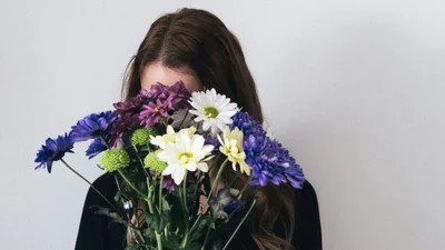 Гороскоп на 26 февраля: день искренних эмоций и заботы о близких