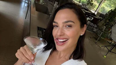 Більше не брюнетка: Галь Гадот змінила колір волосся, і стала невпізнанною