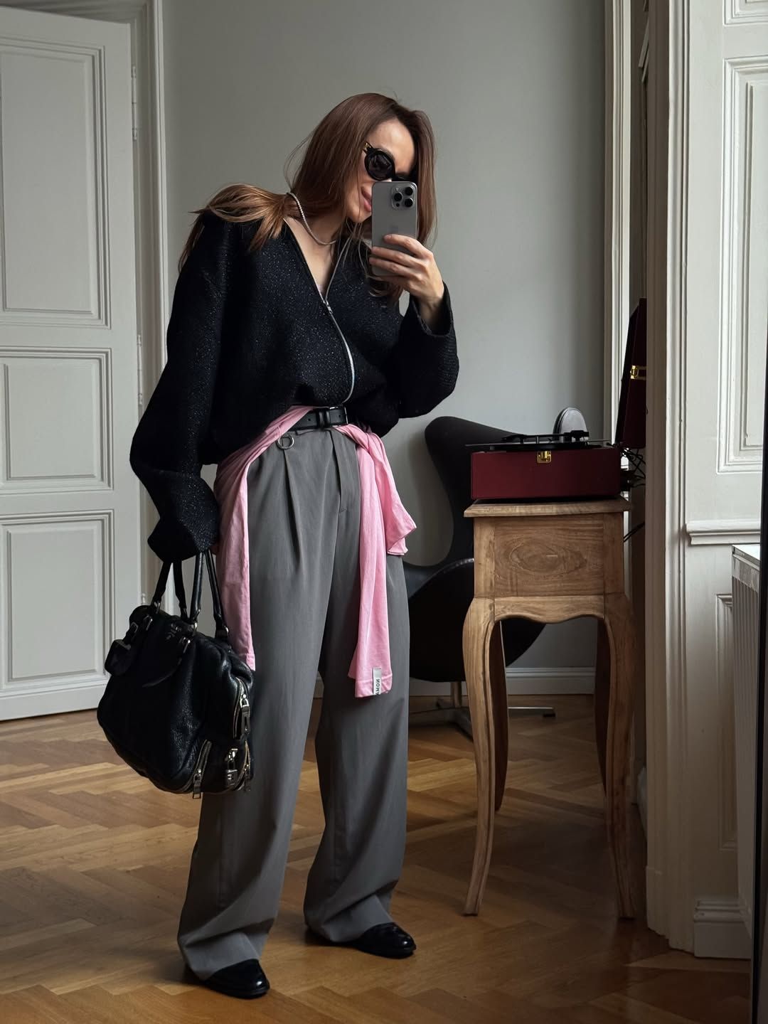 Демисезонные брюки, которые покорили Instagram: 10 моделей, которые должны быть этой весной - фото 835139