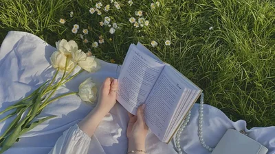 ТОП книг із весняним вайбом, які перезавантажать тебе вже в березні