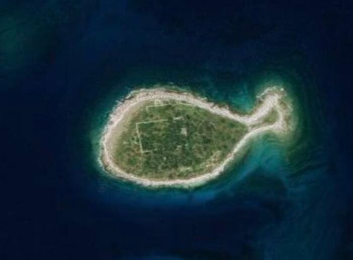 20 самых странных находок, которые люди случайно увидели на Google Earth - 835392 20 самых странных находок, которые люди случайно увидели на Google Earth - фото 835392