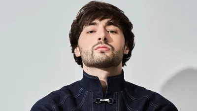 KHAYAT поразил поклонников концептуальным мини-альбомом "Триптих" - новый клип на территории Воскресенской церкви