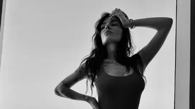 Вибухи наздогнали MamaRika в ОАЕ: поїхала співачка з сином відпочити