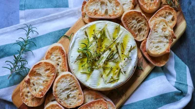 Найсмачніша гаряча закуска з сиром за 15 хвилин