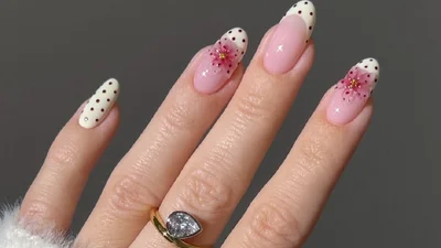 Манікюр березня 2026: 3 стильні дизайни для ідеального старту весни