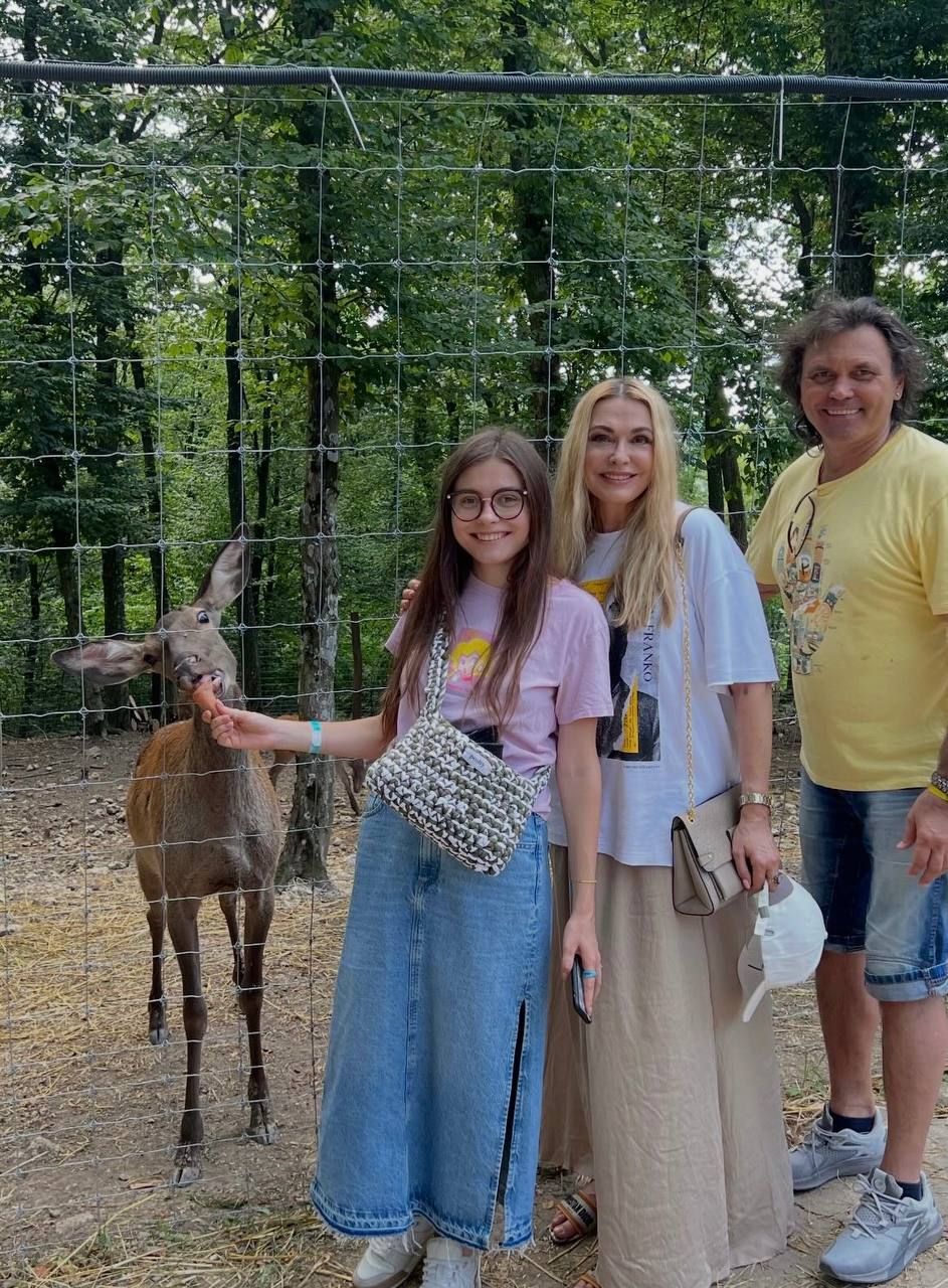 Ольга Сумская обратилась к дочери в честь ее дня рождения и обнародовала архивные фото - фото 836450