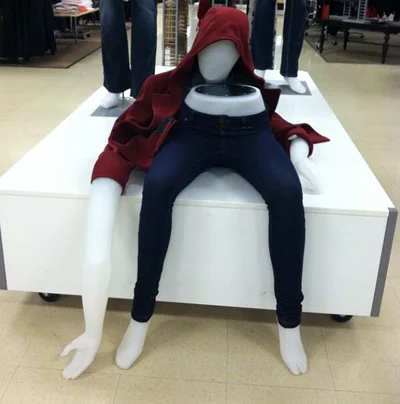 20 разів, коли манекени у магазинах змусили людей обертатись та безсоромно реготати - фото 836603