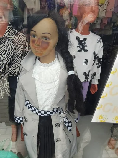 20 разів, коли манекени у магазинах змусили людей обертатись та безсоромно реготати - фото 836609