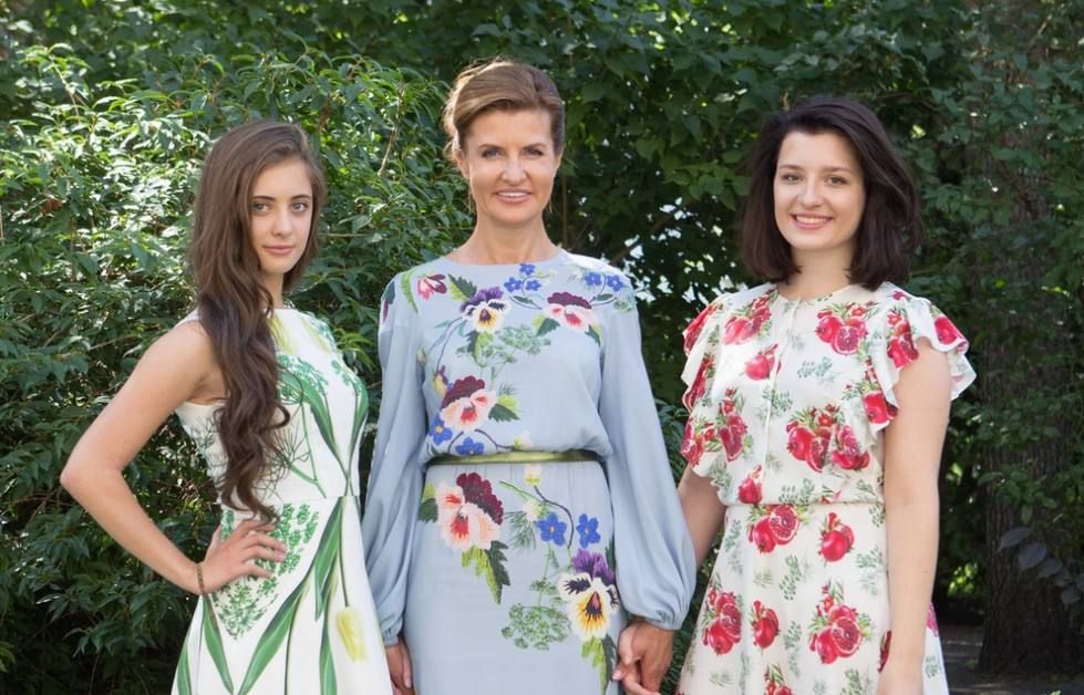 Марина Порошенко з доньками - 837212 Марина Порошенко з доньками - фото 837212