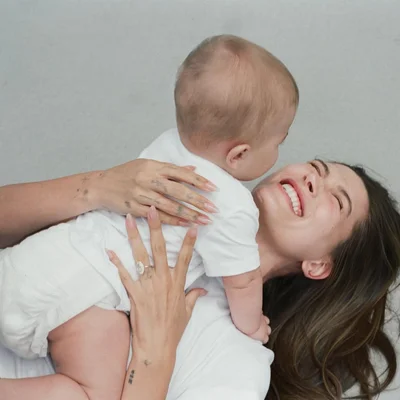 Гейлі Бібер з сином - фото 837649