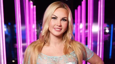 Камалия рассекретила нового мужчину, который подарил ей 201 розу - нежное фото в объятиях