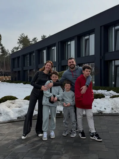 Григорій Решетнік з дружиною та дітьми — чи вагітна Христина Решетнік - фото 837757