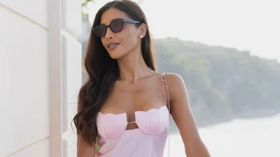 Коротко о менталке украинцев: Санта Димопулос в Дубай делает фоточки на пляже и гуляет с дочкой