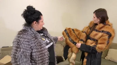 Королева Троещины Анетта Барсовна рассекретила происхождение своего псевдонима и удивила подарками от поклонников