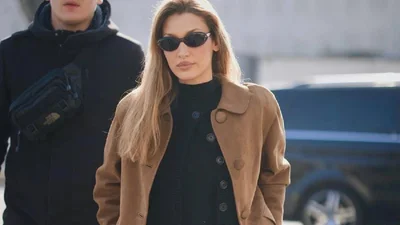 Замшевая куртка, как у Беллы Хадид, станет ключевой вещью весны 2026 года